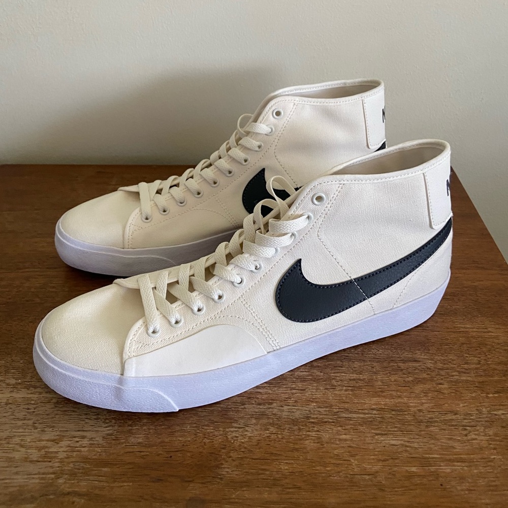 Nike SB Blazer Court Mid, White/Black, Size 11.5